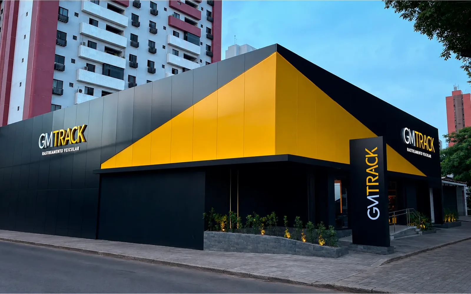 Fachada da filial GMTRACK em João Pessoa · Av. Epitácio Pessoa, 3701, Miramar