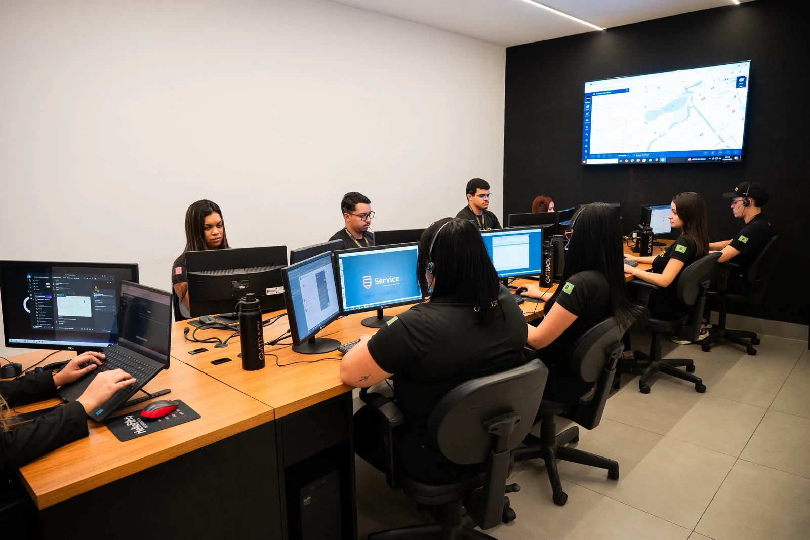 Central de Monitoramento 24h da GMTRACK · sede em Campina Grande